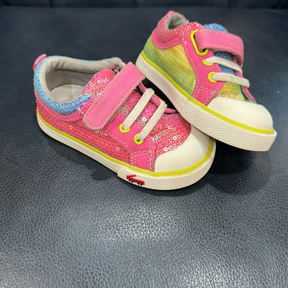 Perfect for growing feet! Very gently used!
